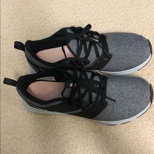 Women’s Nike sneakers